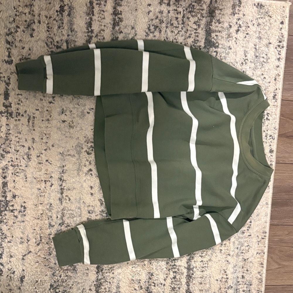 Lululemon womens Sweater size 4